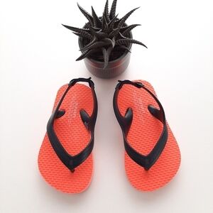 Old Navy Toddler Flip Flops size 5